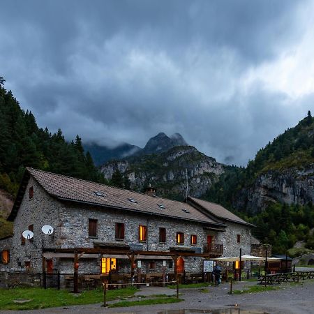 Refugio De Bujaruelo Hostel Torla Buitenkant foto
